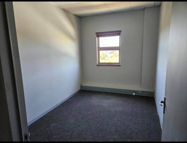 OFFICE FOR SALE IN SILVER LAKES